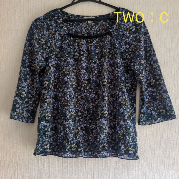 TWO:C トップス 小花柄 ブルー