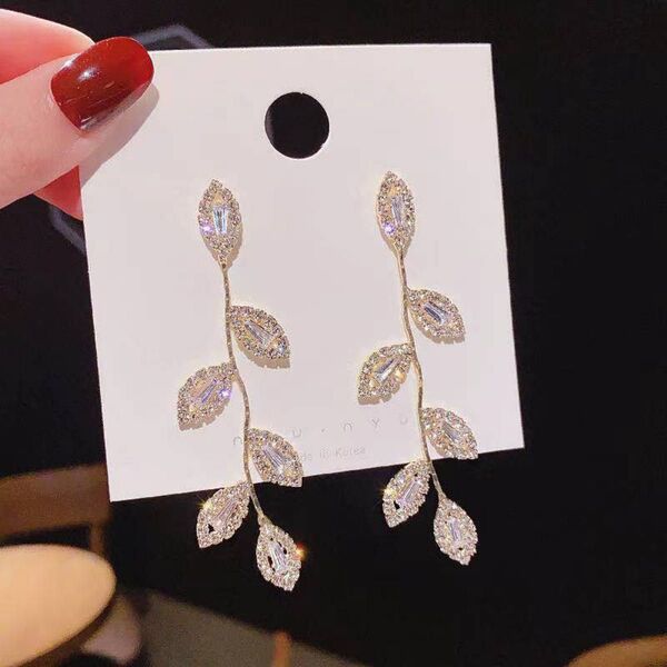 【SALE】906 ピアス クリスタル リーフ ロング ゴールド イヤリング 結婚式 前撮り