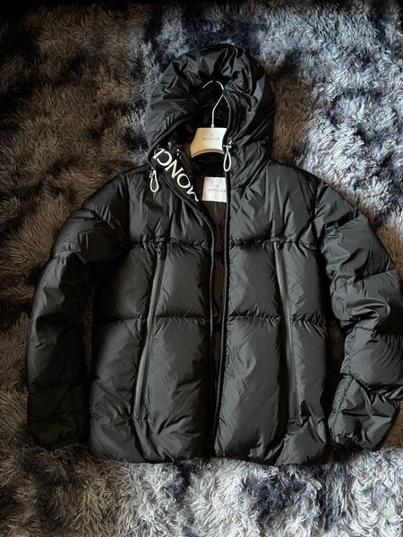 MONCLER モンクレール ダウンジャケット