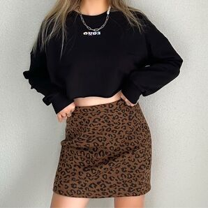 【GYDA】aecessary vivesトップス