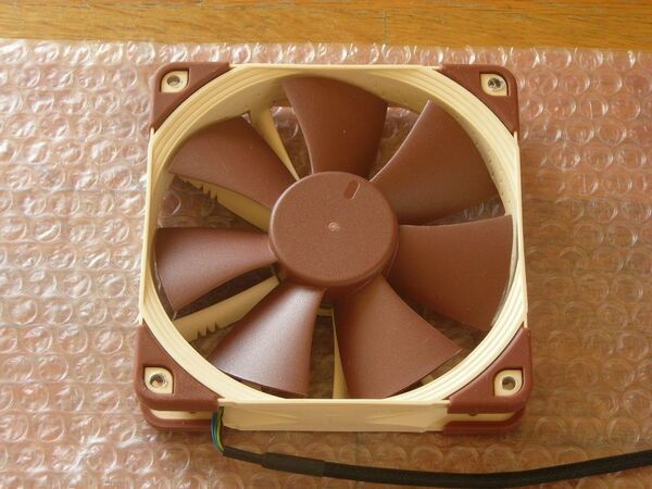Noctua NF-F12 PWM 120mm 静音ファン 動作確認済み