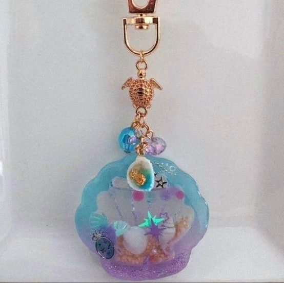 ハンドメイド 海レジン 貝殻 亀 シェイカー チャーム キーホルダー