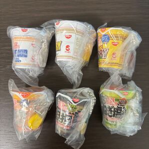 日清カップヌードル ミニチュアチャーム 6点セット