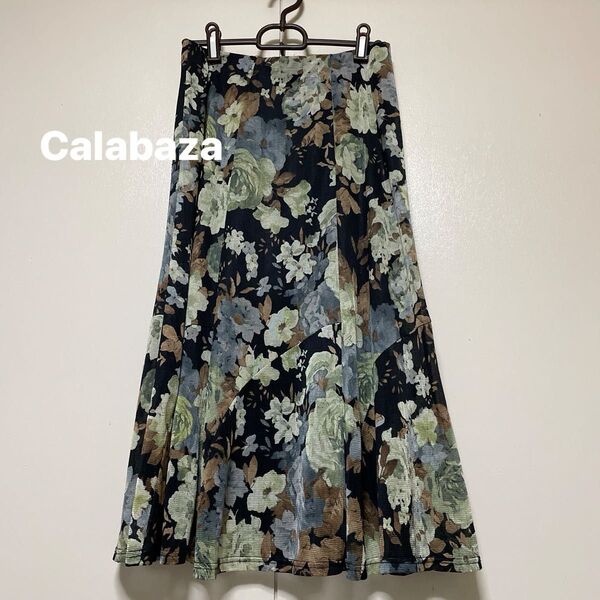 【Calabaza/カラバサ】大人のちょっとマーメイド風スカート M〜L ブラック系 ミモレ丈 花柄 総柄