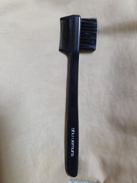 シュウウエムラ shu uemura アイブロウブラシ