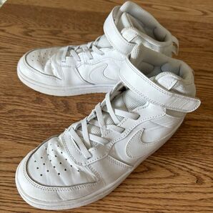 週末限定 NIKE ハイカット スニーカー 22㎝ ホワイト ダンス