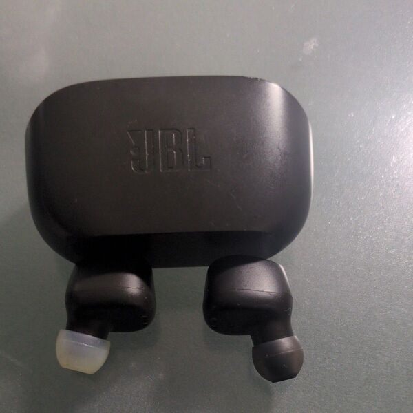 JBL WAVE100 TWS 完全ワイヤレスイヤホン Bluetooth/USBタイプC/ブラック JBLW100TWSBLK