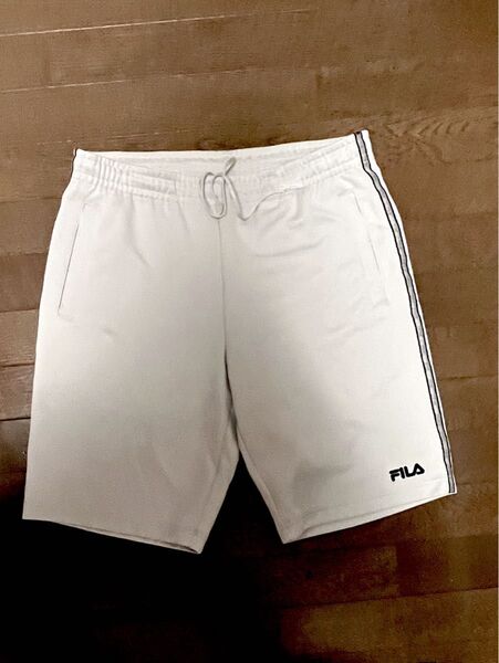 FILA ショートパンツ 短パン ハーフパンツ メンズ古着 ライトグレー Mサイズ 腰ゴムが伸びてますが紐を使用すれば使えます。