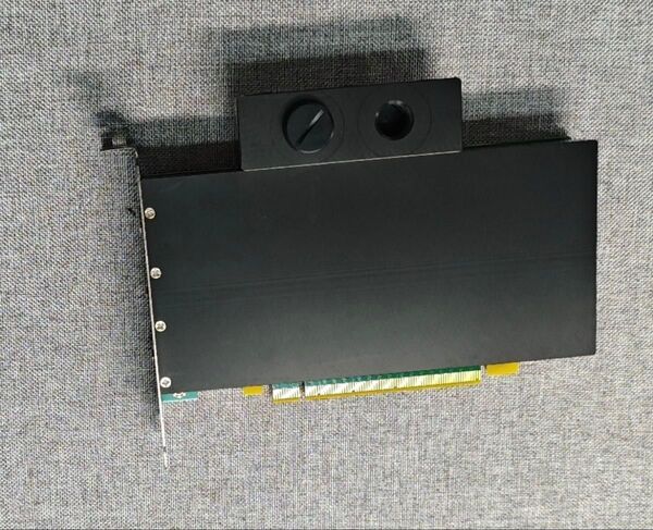 PCIe用SXM2アダプター(水冷式、16GB SXM2ボード付属)