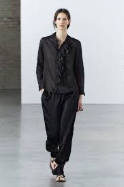 ZARA 2024 ZW correction ラミーブラウス フリル S 黒 ブラック シアーブラウス 冠婚葬祭