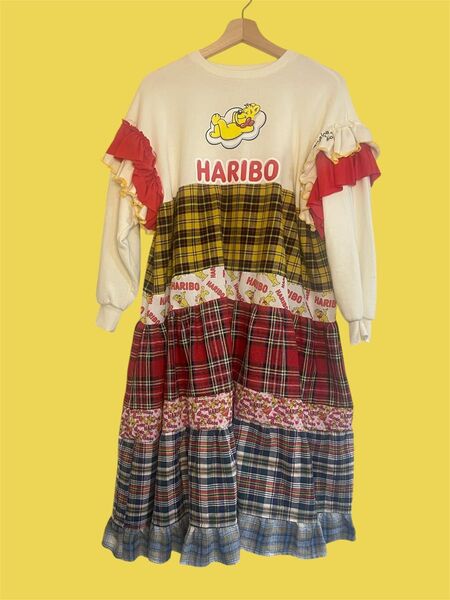 古着リメイク HARIBO ハリボー トレーナー ワンピース タータンチェック 派手 原色 お菓子キャラクター