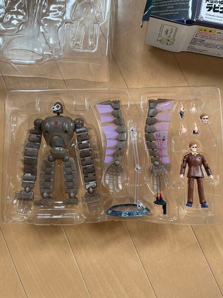 天空の城ラピュタ ロボット兵&ムスカ フィギュア バンダイ