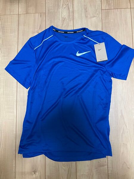 新品 ナイキ ランニング Tシャツ