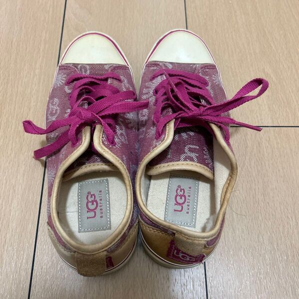 UGG スニーカー 22CM