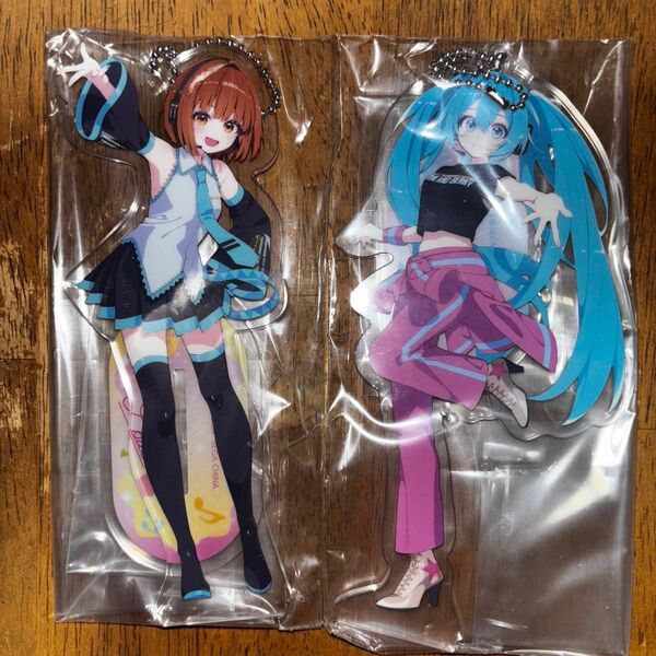 初音ミク×オシャレ魔女ラブandベリー スタンド付クリアキーチェーン アクリルスタンド