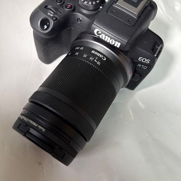 試しどり数枚、未設定、新品に近い キャノンEOS R10 レンズキット RF S18-150 ブラック 新品に近い