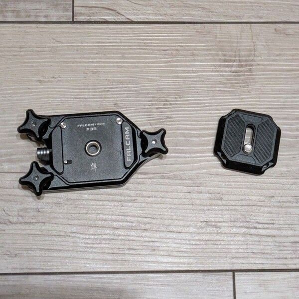 Falcamカメラホルスター バックパッククリップ ULANZI F38
