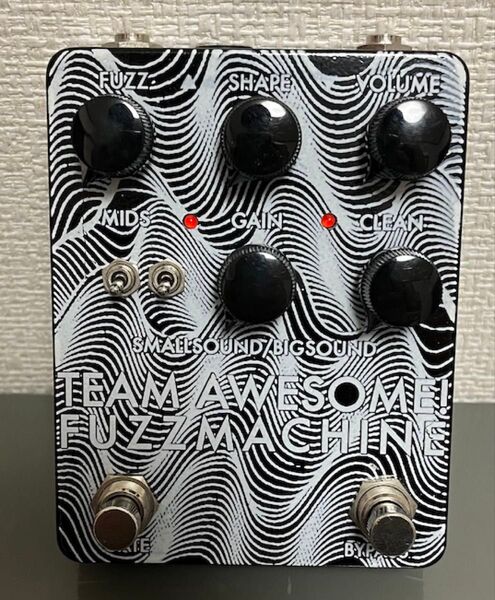【ベースファズ名機!】smallsound/bigsound - Team Awesome! Fuzz Machine