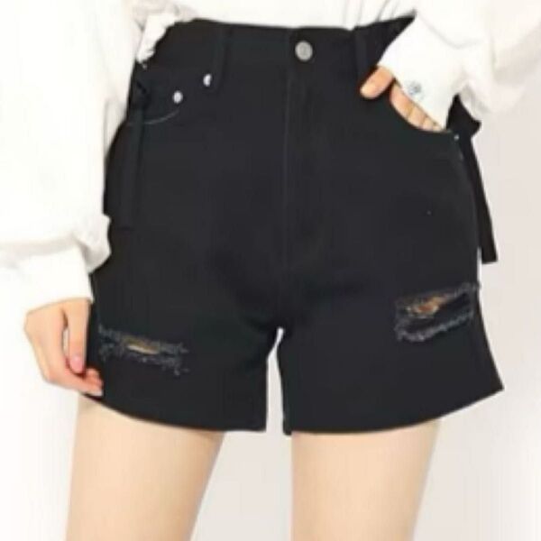 新品 ピンクラテ ダメージショートパンツ 160