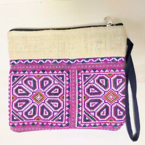 新品 モン族 手刺繍 手織り布 ハンドメイド ポーチ 1点もの。