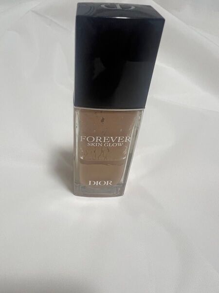 Dior フォーエバースキン(フルイド)グロウ ファンデーション 1N