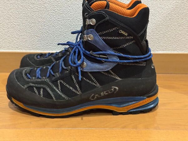 トレッキングシューズ 登山靴 aku GTX Gore-Tex 28.5cm