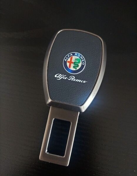 アルファロメオシートベルト延長エクステンダー バックル エンブレムAlfa Romeoジュリア ステルビオ ジュリエッタ トナーレ