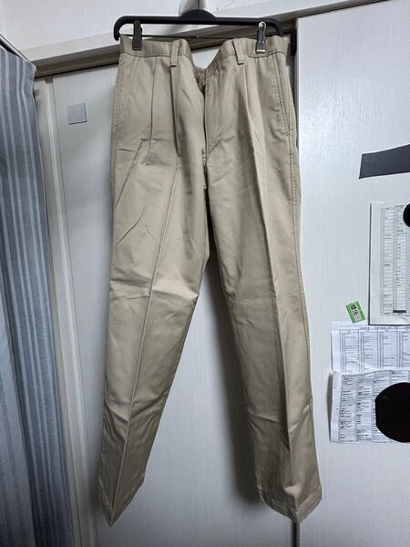 UNIQLO ユニクロ ツータックチノパンツ ベージュ W82