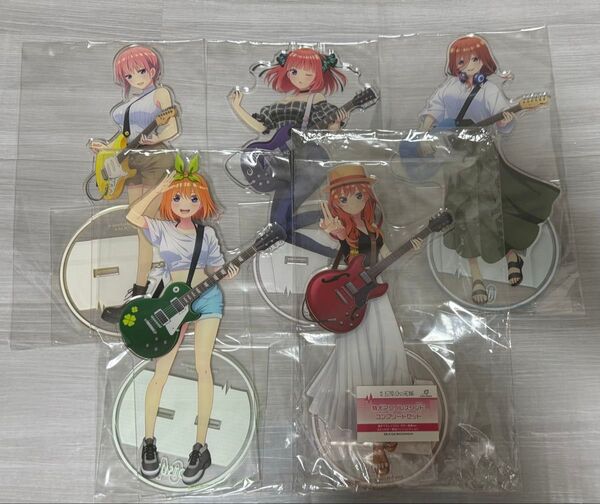 五等分の花嫁 アクリルスタンド ギター演奏 一撃缶バッジくじ 一花・ニ乃・三玖・四葉・五月