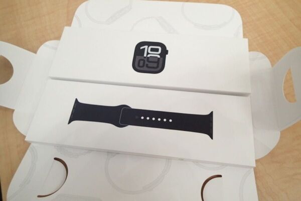 ★アップルウォッチ Apple Watch Series10 46mm ジェットブラック GPSモデル M/L MWWQ3J/A★