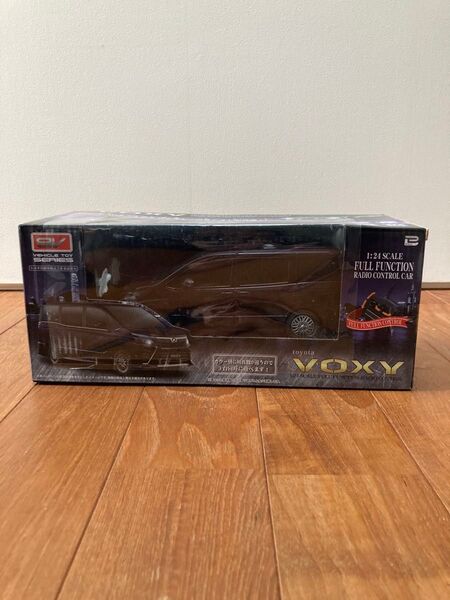 新品 未使用 未開封 トヨタ VOXY 1/24ラジコン 1/24 トヨタ VOXY ラジコンカー ボルドーマイカメタリック