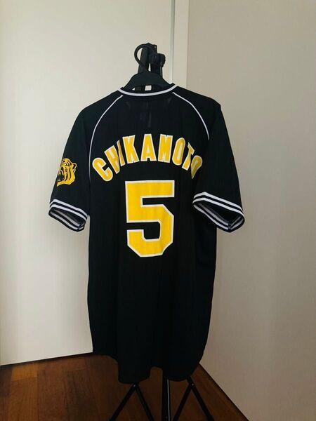 阪神タイガース 近本 CHIKAMOTO 近本光司 ユニフォーム 阪神 公認 一球 メンズ フリーサイズ プリントビジター 黒