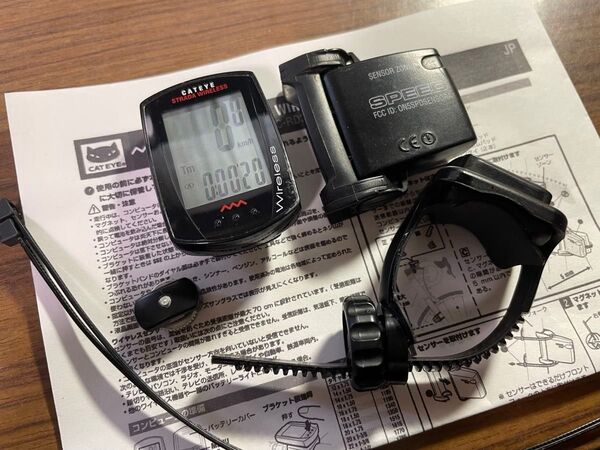 美品 Cateye コンパクトワイヤレスサイコン、Strada Wireless CC-RD300W