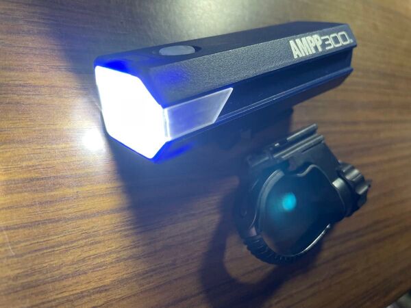 Cateye 300ルーメン 充電式ライト AMPP300