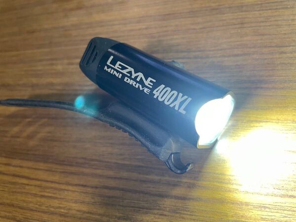 LEZYNE 400ルーメン USB 充電式ヘッドライト Mini Drive 400XL