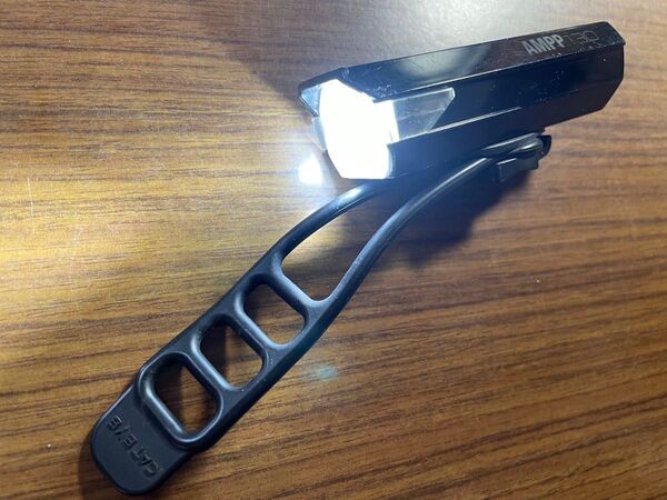 Cateye 130ルーメン コンパクト充電式ライトAMPP130