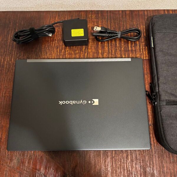 【美品】dynabook G83/KW 858g 12世代i5 16GB 512GB