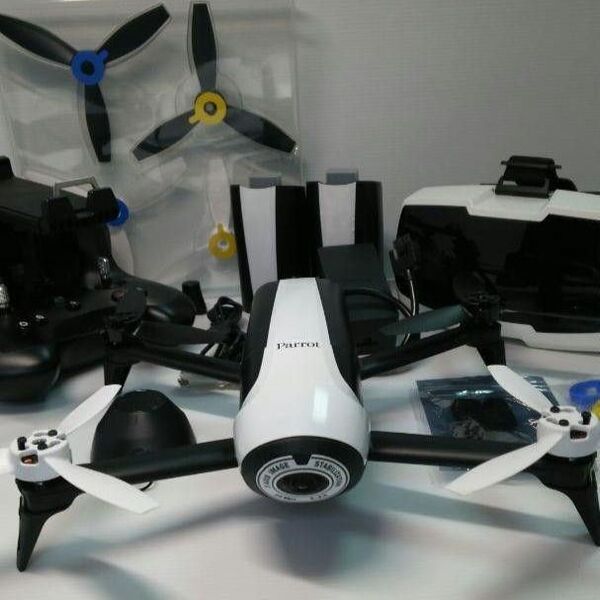 ドローン Parrot Bebop2 フルセット(キャリーバッグ付き)