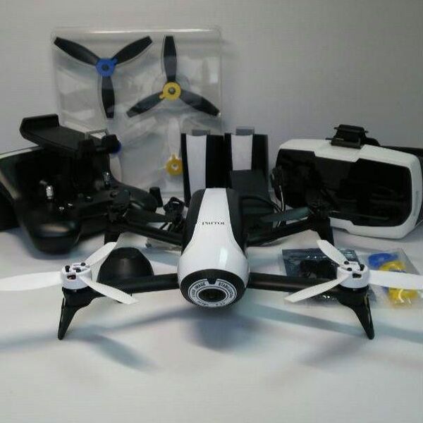 ドローン Parrot Bebop2 フルセット(キャリーバッグ付き)