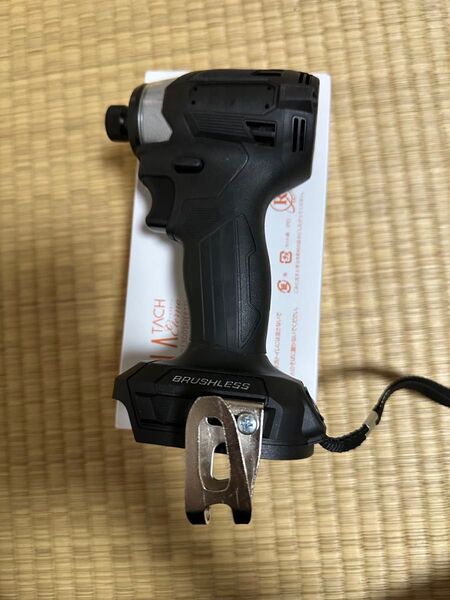 インパクトドライバー 18V 新品 モデル TD173D フック付き