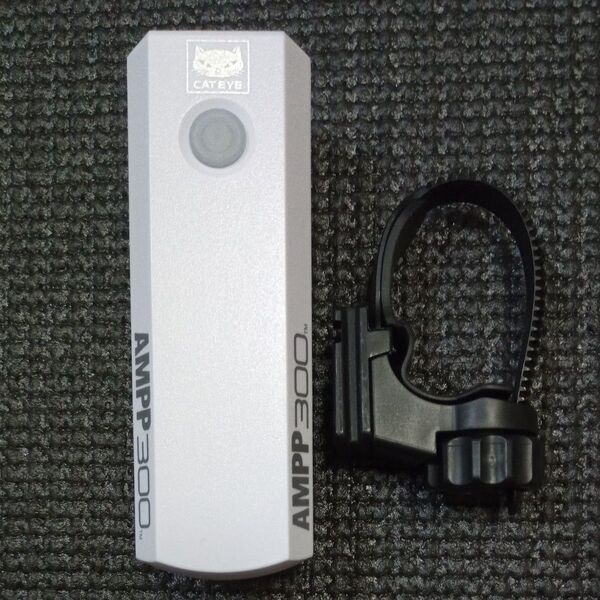 ampp300 アンプ300 ※点灯充電確認済 USB充電式 前照灯HL-EL083RC AMPP300 ハンドルマウント付属