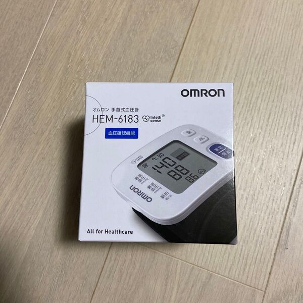 オムロン 手首式血圧計 HEM −6183