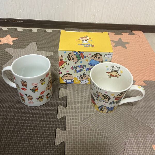 20周年記念 マグカップ 「クレヨンしんちゃん」クレヨンしんちゃんスケッチ柄マグカップ未使用品 2個セット