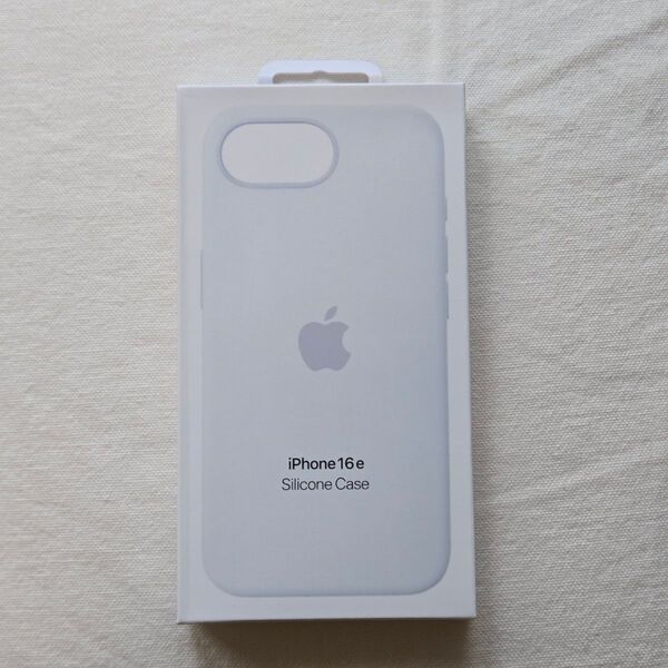 iPhone16e シリコーン ケース カバー ホワイト アップル 純正①