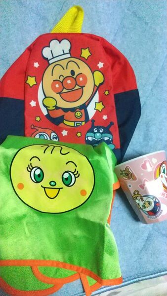 アンパンマン リュック、アカチャングッズ、コップ 3個セット