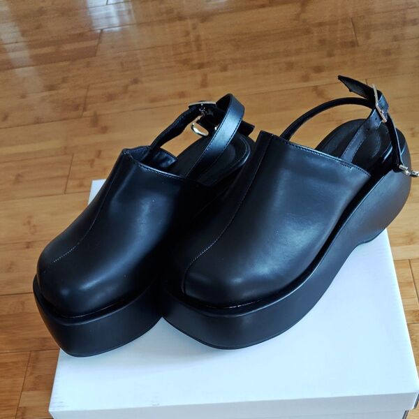 パンプス 厚底サボサンダル 黒