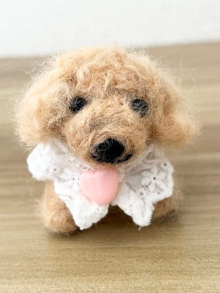 羊毛フェルトの犬 ハンドメイド 子犬 羊毛フェルト トイプードル風
