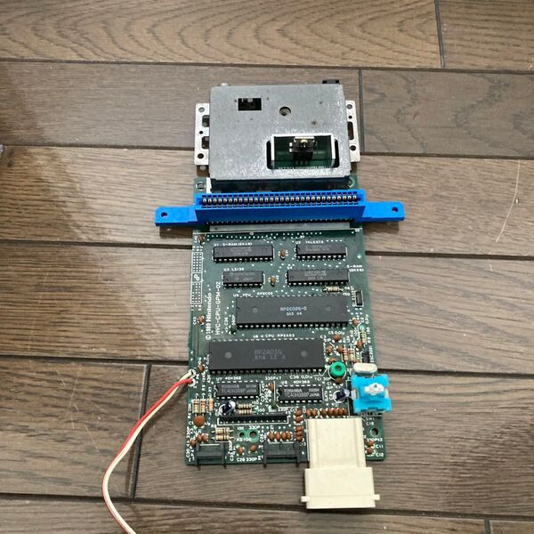 ファミコン基盤 後期 動作確認できました 基盤のみです 純正取り外し品