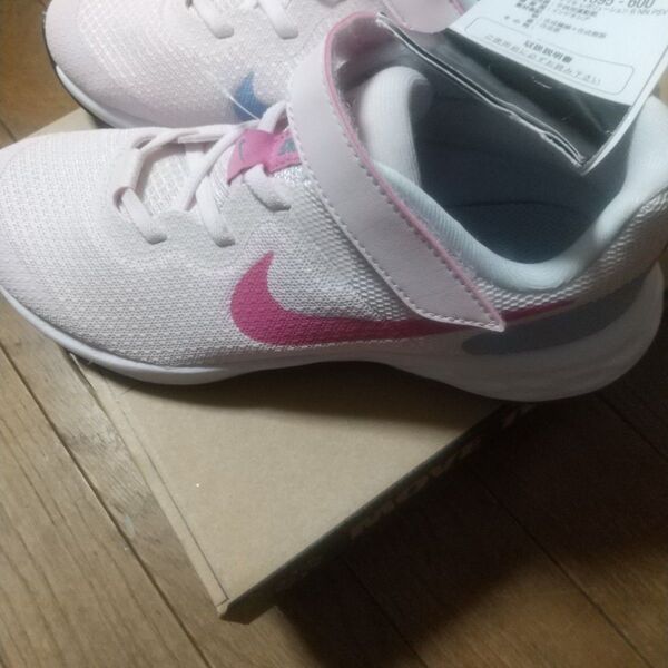 最終週末値下げNIKE キッズ スニーカー レボリューション6 22cm ピンク