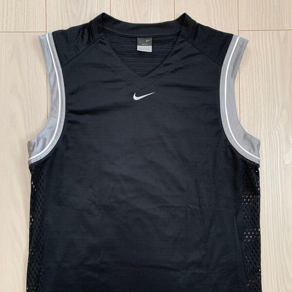 ナイキ NIKE タンクトップ ノースリーブ 刺繍ロゴ バスケ メッシュ ユニフォーム 古着 バスケットボール ゲームシャツ L